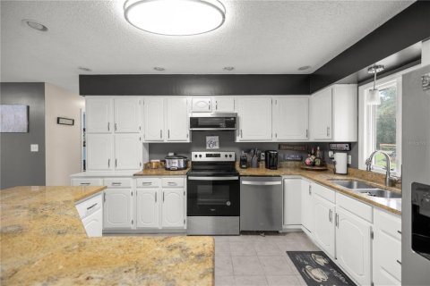 Villa ou maison à vendre à Silver Springs Shores, Floride: 4 chambres, 182.83 m2 № 1649870 - photo 7