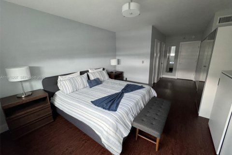 Condo in Sunny Isles Beach, Florida, 1 bedroom  № 2042126 - photo 13