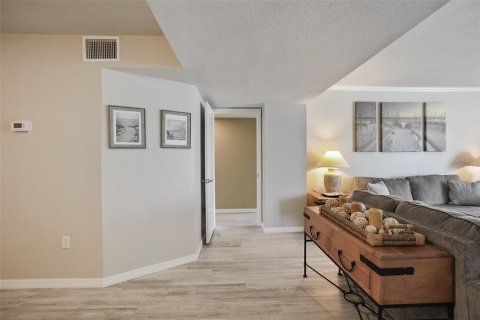 Condo in Longboat Key, Florida, 2 bedrooms  № 1829464 - photo 8