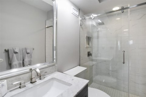 Condo in Longboat Key, Florida, 2 bedrooms  № 1829464 - photo 16