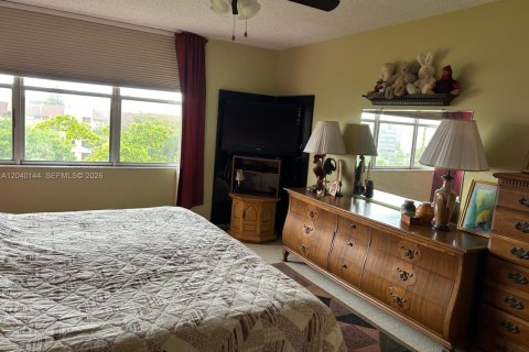 Condo in Lauderhill, Florida, 3 bedrooms  № 2086450 - photo 11