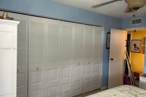 Condo in Lauderhill, Florida, 3 bedrooms  № 2086450 - photo 14