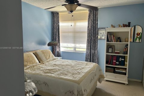 Condo in Lauderhill, Florida, 3 bedrooms  № 2086450 - photo 10