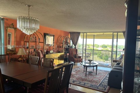 Condo in Lauderhill, Florida, 3 bedrooms  № 2086450 - photo 8