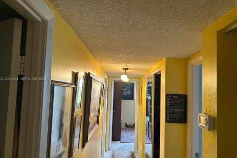 Condo in Lauderhill, Florida, 3 bedrooms  № 2086450 - photo 28