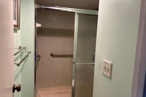 Condo in Lauderhill, Florida, 3 bedrooms  № 2086450 - photo 23