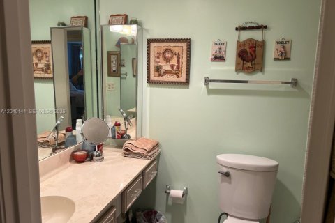 Condo in Lauderhill, Florida, 3 bedrooms  № 2086450 - photo 21