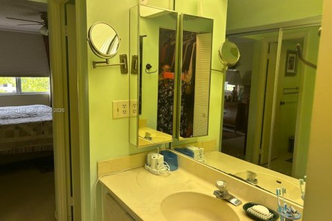 Condo in Lauderhill, Florida, 3 bedrooms  № 2086450 - photo 26