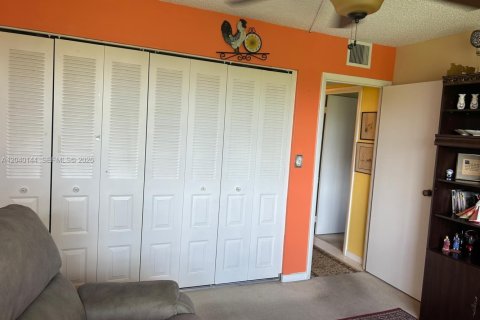 Condo in Lauderhill, Florida, 3 bedrooms  № 2086450 - photo 17