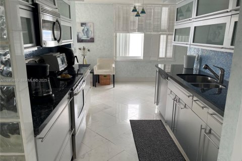 Снять в аренду кондоминиум в Холливуд, Флорида 2 спальни, 164.25м2, № 2077149 - фото 21