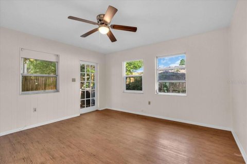 Propiedad comercial en venta en Saint Petersburg, Florida, 10 dormitorios, 390 m2 № 1770900 - foto 21
