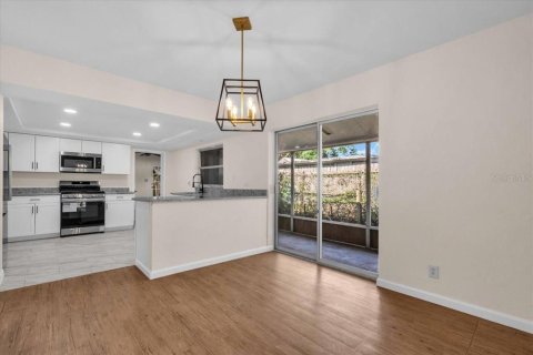 Propiedad comercial en venta en Saint Petersburg, Florida, 10 dormitorios, 390 m2 № 1770900 - foto 7