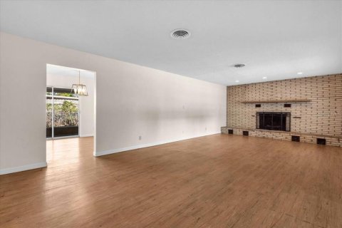 Propiedad comercial en venta en Saint Petersburg, Florida, 10 dormitorios, 390 m2 № 1770900 - foto 6