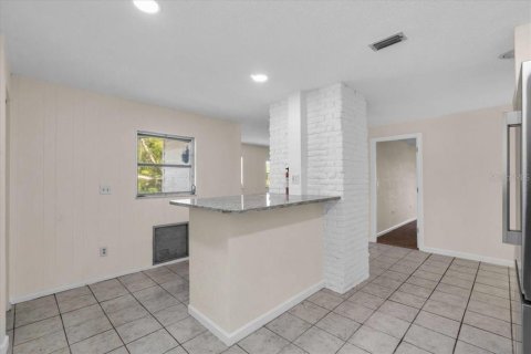 Propiedad comercial en venta en Saint Petersburg, Florida, 10 dormitorios, 390 m2 № 1770900 - foto 28