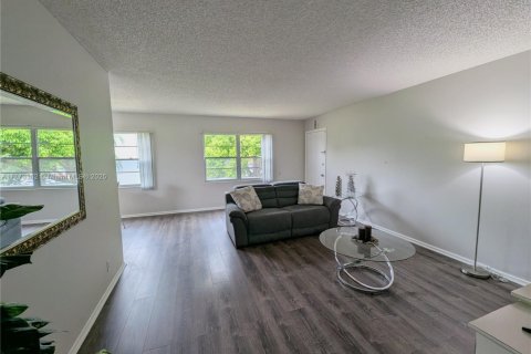 Condominio en venta en Pembroke Pines, Florida, 2 dormitorios, 108.32 m2 № 1611134 - foto 6