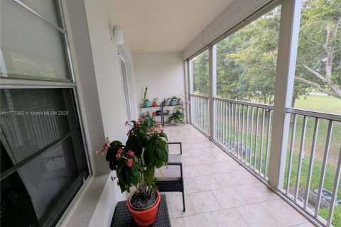 Condominio en venta en Pembroke Pines, Florida, 2 dormitorios, 108.32 m2 № 1611134 - foto 21