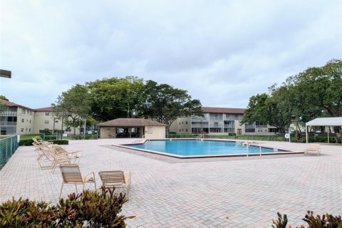 Condominio en venta en Pembroke Pines, Florida, 2 dormitorios, 108.32 m2 № 1611134 - foto 24