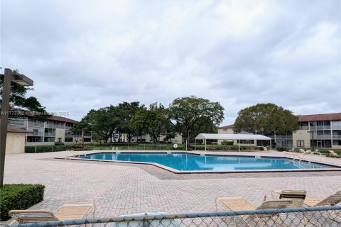 Condominio en venta en Pembroke Pines, Florida, 2 dormitorios, 108.32 m2 № 1611134 - foto 23