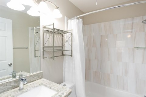 Condo in Sarasota, Florida, 2 bedrooms  № 1662547 - photo 12