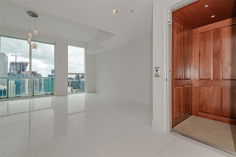Condominio en venta en Miami, Florida, 3 dormitorios, 280.56 m2 № 2056758 - foto 7