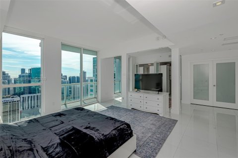Condominio en venta en Miami, Florida, 3 dormitorios, 280.56 m2 № 2056758 - foto 17