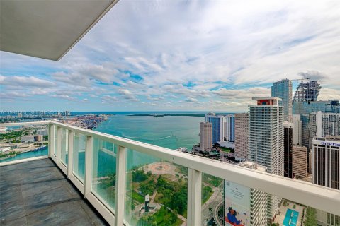 Condominio en venta en Miami, Florida, 3 dormitorios, 280.56 m2 № 2056758 - foto 3