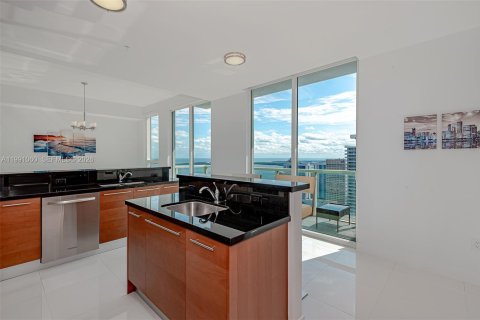 Condominio en venta en Miami, Florida, 3 dormitorios, 280.56 m2 № 2056758 - foto 4
