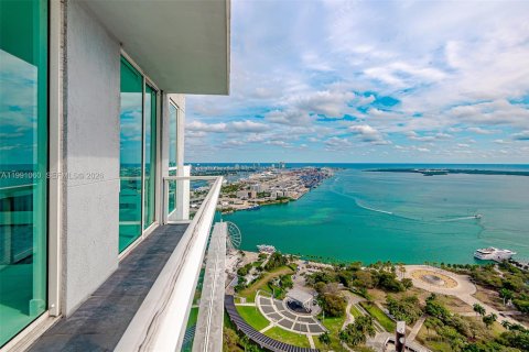 Condominio en venta en Miami, Florida, 3 dormitorios, 280.56 m2 № 2056758 - foto 1