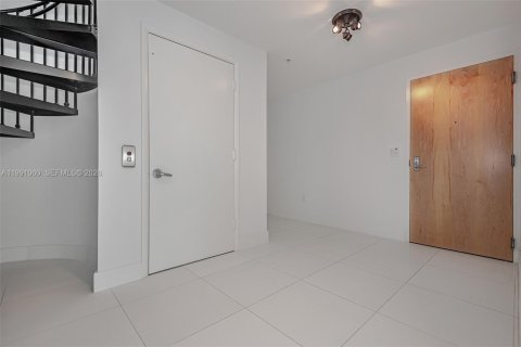 Condominio en venta en Miami, Florida, 3 dormitorios, 280.56 m2 № 2056758 - foto 29