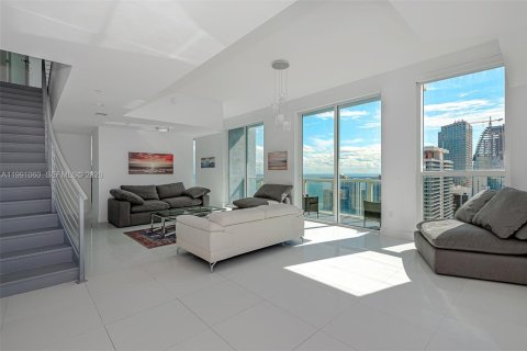 Condominio en venta en Miami, Florida, 3 dormitorios, 280.56 m2 № 2056758 - foto 2