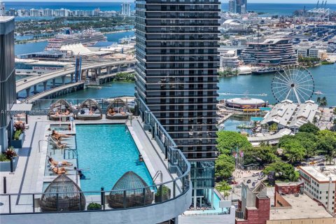 Studio à Condo à Miami, Floride  № 2087799