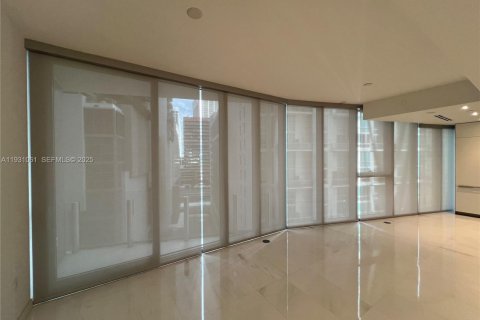 Снять в аренду кондоминиум в Майами, Флорида 1 спальня, 79.25м2, № 1989619 - фото 1