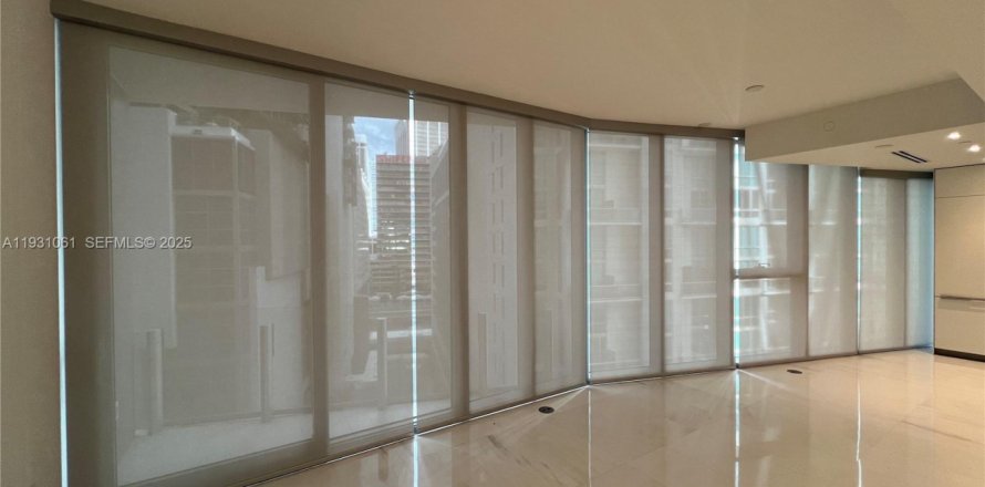 Кондоминиум с 1 спальней в Майами, Флорида № 1989619