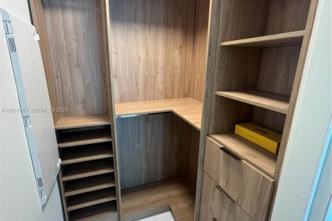 Снять в аренду кондоминиум в Майами, Флорида 1 спальня, 79.25м2, № 1989619 - фото 8