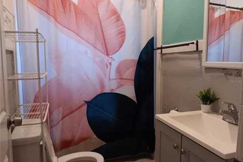 Casa en venta en Tampa, Florida, 5 dormitorios, 120.03 m2 № 2211793 - foto 8