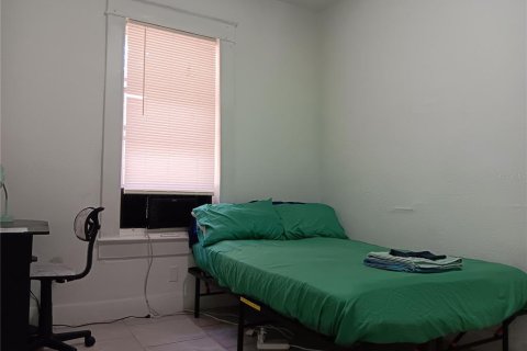Casa en venta en Tampa, Florida, 5 dormitorios, 120.03 m2 № 2211793 - foto 6