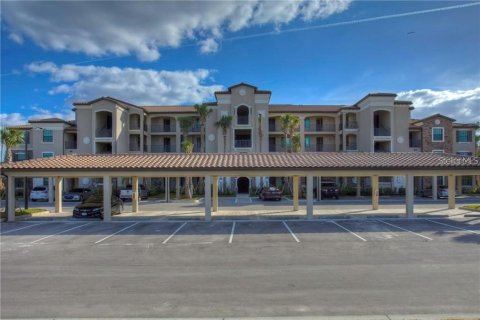 Condominio en alquiler en Lakewood Ranch, Florida, 2 dormitorios, 123.1 m2 № 1018455 - foto 1