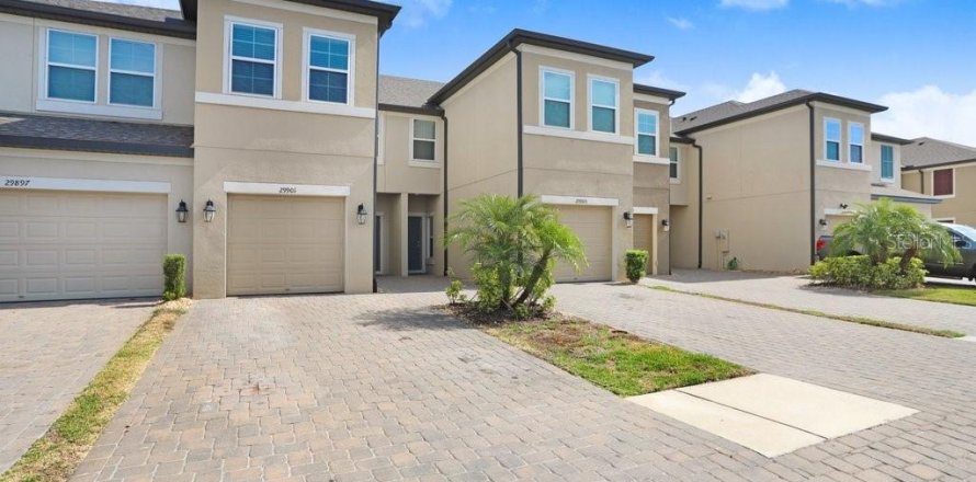 Townhouse in Wesley Chapel, Florida 3 bedrooms, 173.26 sq.m. № 1687053