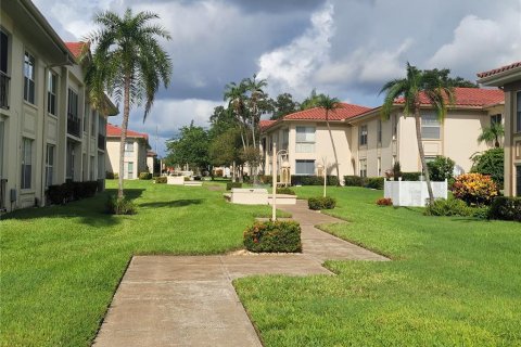 Copropriété à louer à Clearwater, Floride: 1 chambre, 81.29 m2 № 2416695 - photo 4