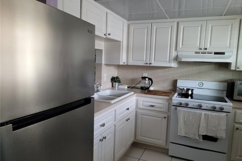 Copropriété à louer à Clearwater, Floride: 1 chambre, 81.29 m2 № 2416695 - photo 10