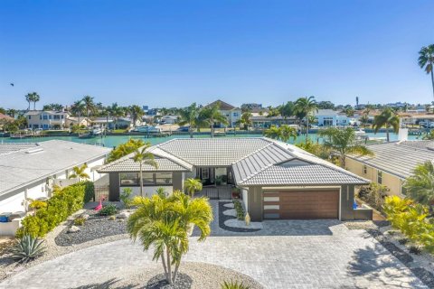 Villa ou maison à Treasure Island, Floride 3 chambres, 217.02 m2 № 2220906