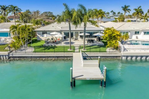 Villa ou maison à vendre à Treasure Island, Floride: 3 chambres, 217.02 m2 № 2220906 - photo 2