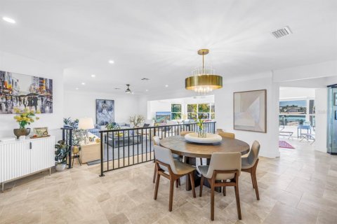 Villa ou maison à vendre à Treasure Island, Floride: 3 chambres, 217.02 m2 № 2220906 - photo 13