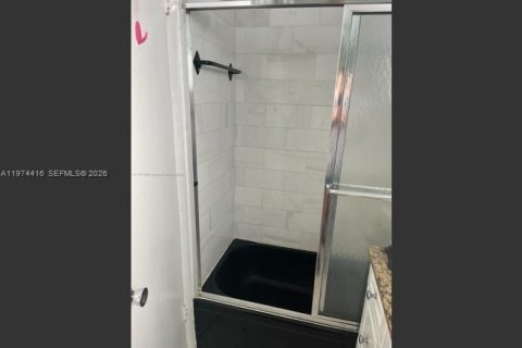 Снять в аренду кондоминиум в Халландейл-Бич, Флорида 2 спальни, 109.81м2, № 2036257 - фото 19