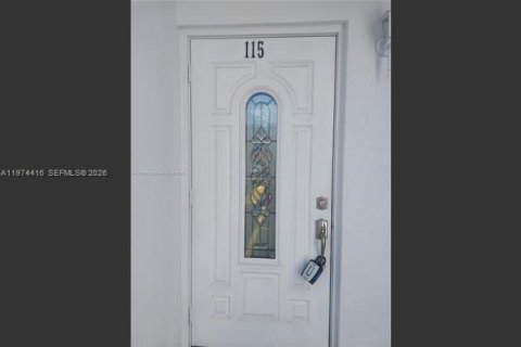 Снять в аренду кондоминиум в Халландейл-Бич, Флорида 2 спальни, 109.81м2, № 2036257 - фото 17