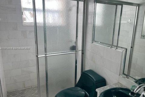 Снять в аренду кондоминиум в Халландейл-Бич, Флорида 2 спальни, 109.81м2, № 2036257 - фото 24