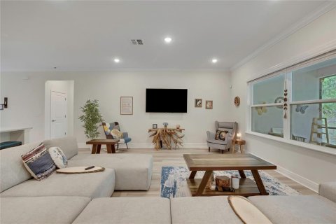 House in Homosassa, Florida 4 bedrooms, 212.37 sq.m. № 2206766 - photo 10