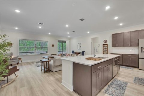 House in Homosassa, Florida 4 bedrooms, 212.37 sq.m. № 2206766 - photo 6
