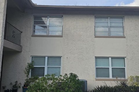 Condominio en alquiler en Orlando, Florida, 2 dormitorios, 70.7 m2 № 1778659 - foto 1
