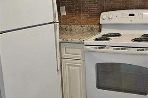 Condominio en alquiler en Orlando, Florida, 2 dormitorios, 70.7 m2 № 1778659 - foto 5